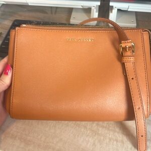 Marc Jacob’s brown leather over the shoulder bag